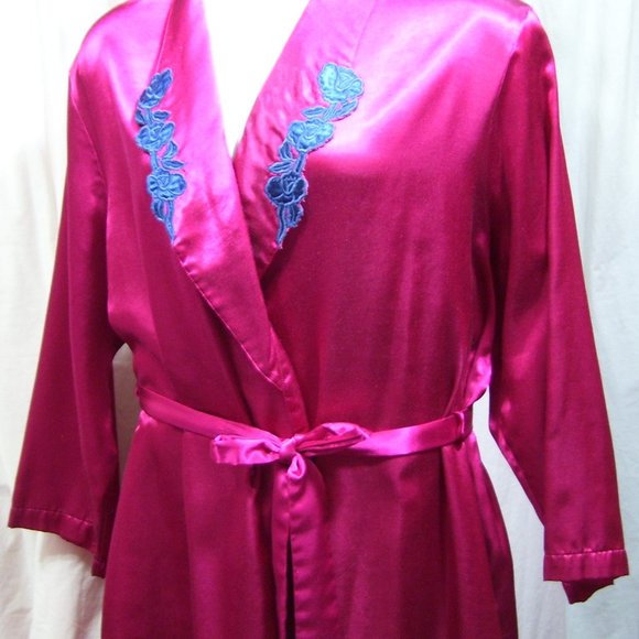 Lingerie Collection Cherry Red Satin Long Robe Brushed Lined Size L - Picture 4 of 4